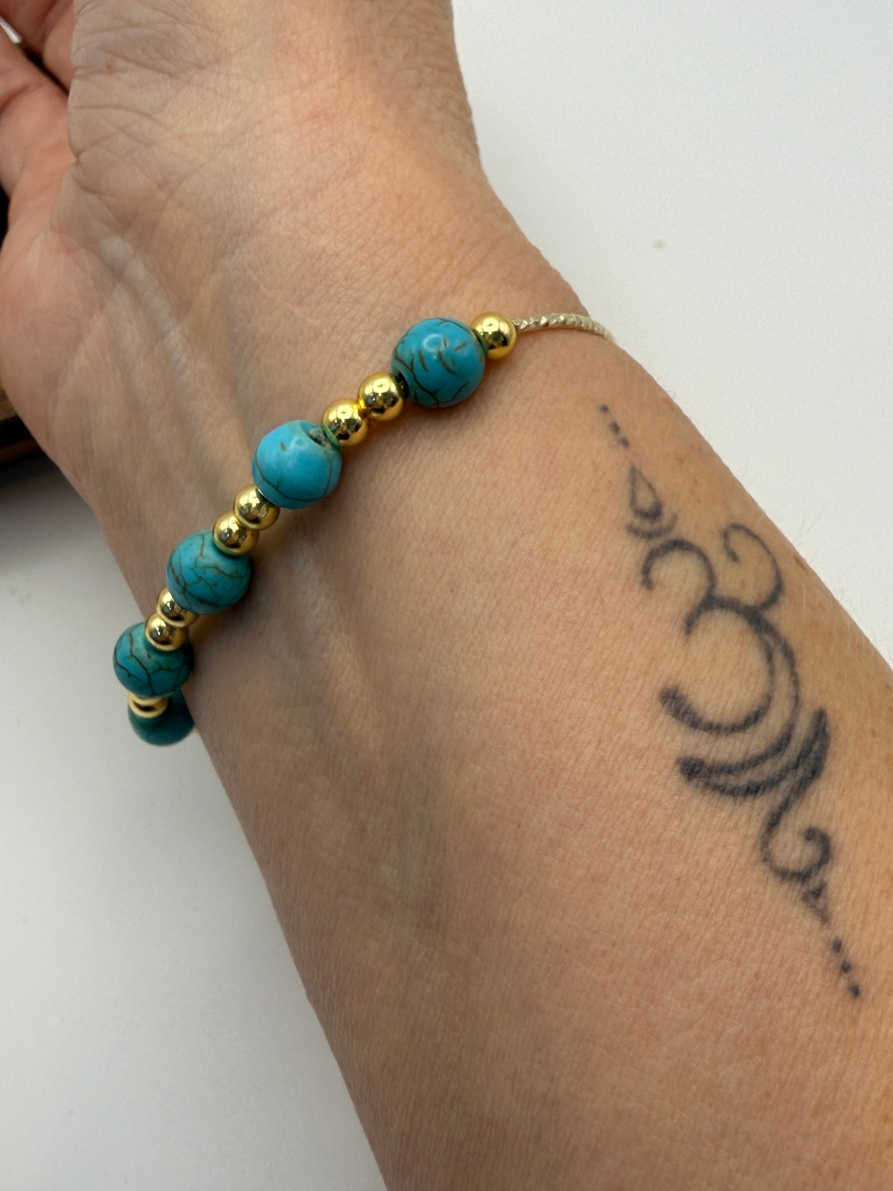 Turquoise Bead Bracelet with Dalmatian Jasper Charm – Gold Accent Stretch Bracelet